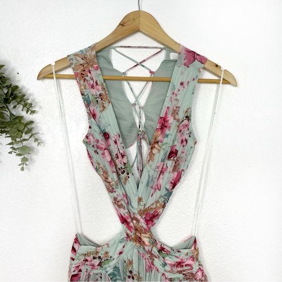 ASTR The Label • Noya Floral Cutout maxi dress - Picture 5 of 11